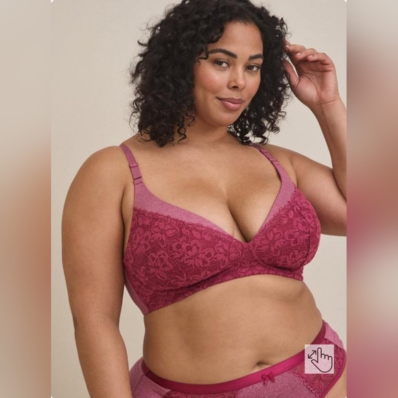 Torrid Dream Wire-Free Plunge Bra - Picture 2 of 4